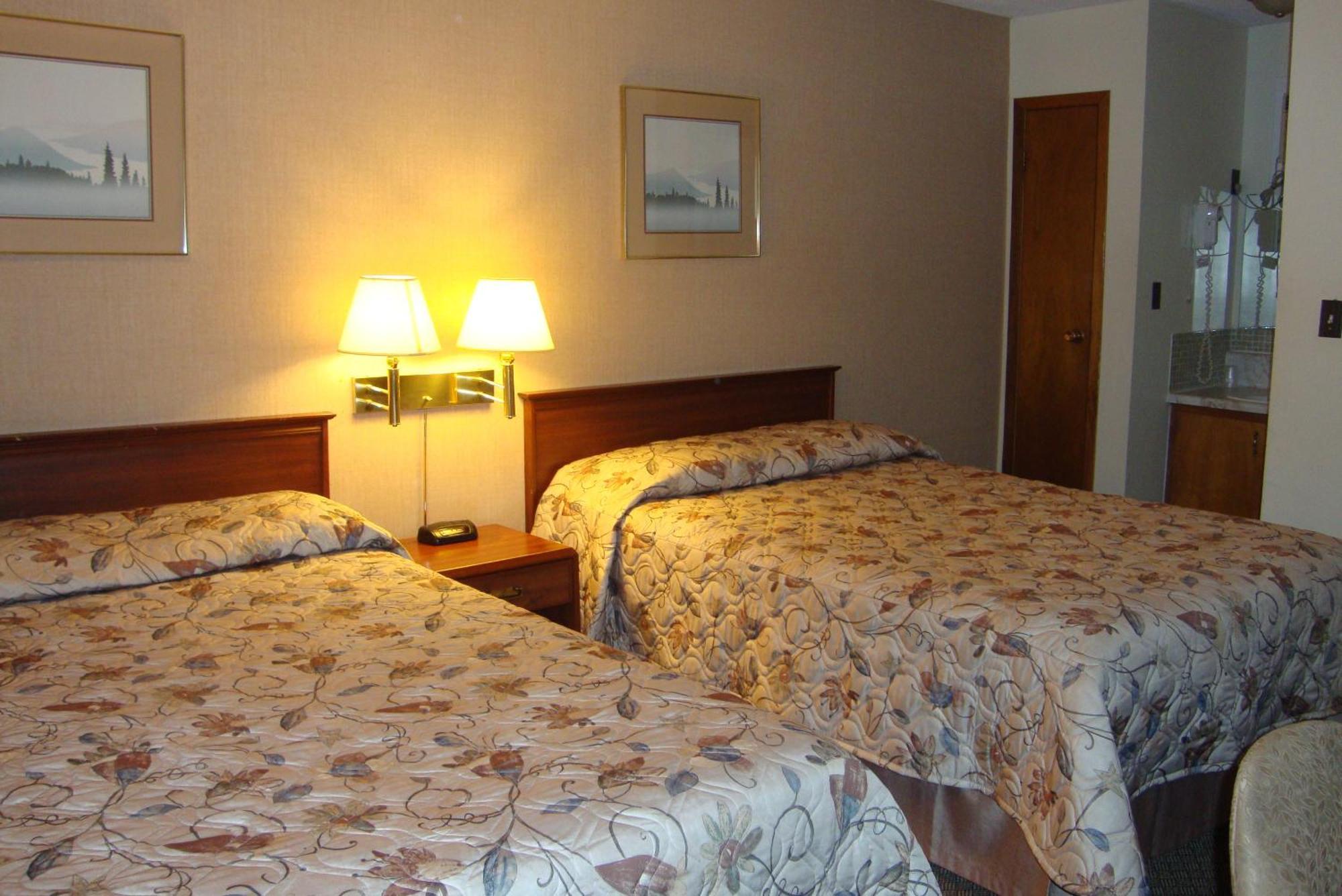 Royal Napanee Inn ナパニー エクステリア 写真